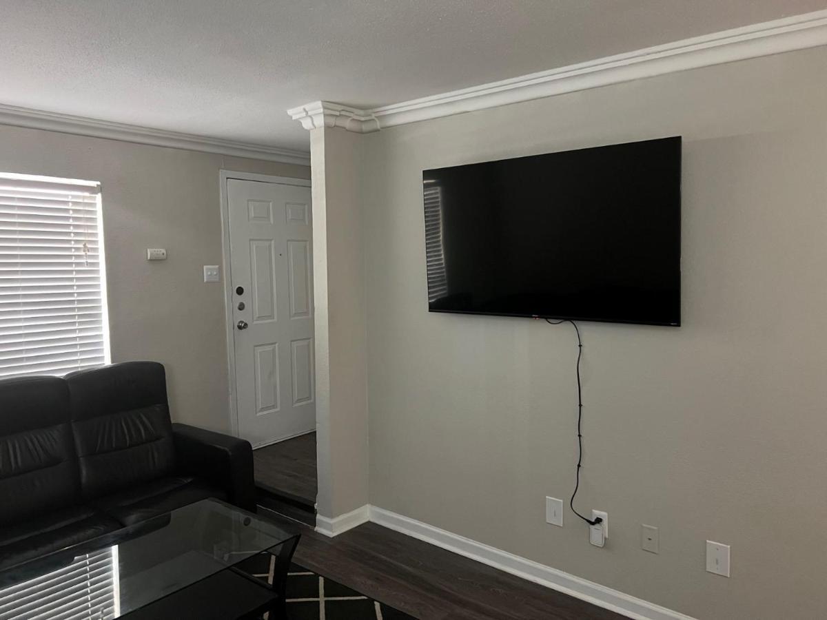 Beautiful 1-Bedroom Townhome With Nice Amenities Houston Buitenkant foto