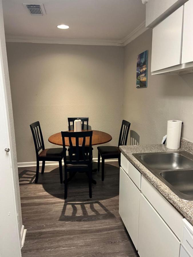 Beautiful 1-Bedroom Townhome With Nice Amenities Houston Buitenkant foto